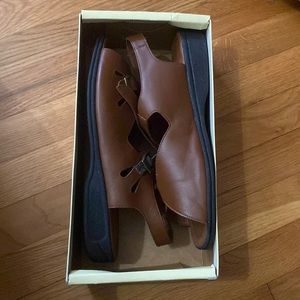 Brown Softspots sandals size women’s 12